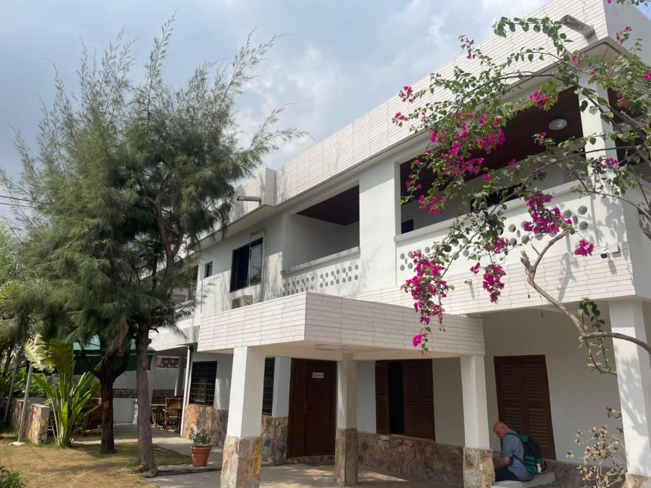 Omanye Lodge Accra Eksteriør billede